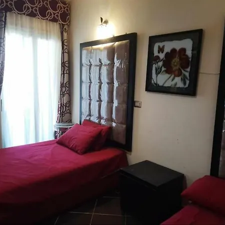 Larg Big Chalet With Private Gardens For Families