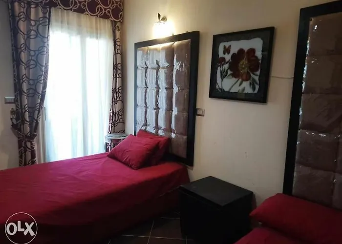 Larg Big With Private Gardens For Families Appart hôtel